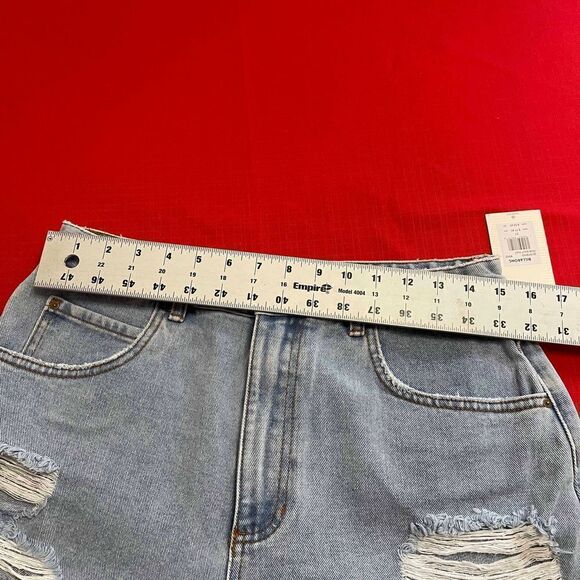 NWT Billabong How Bout That Destroyed Denim Shorts Size 31 New - Picture 10 of 12